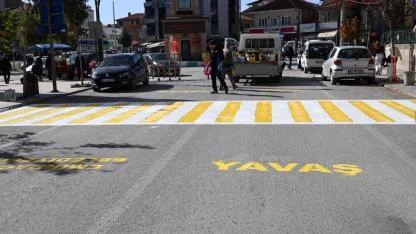 Emirdağ’da Trafik Güvenliği İçin Yaya Geçitleri Yenileniyor