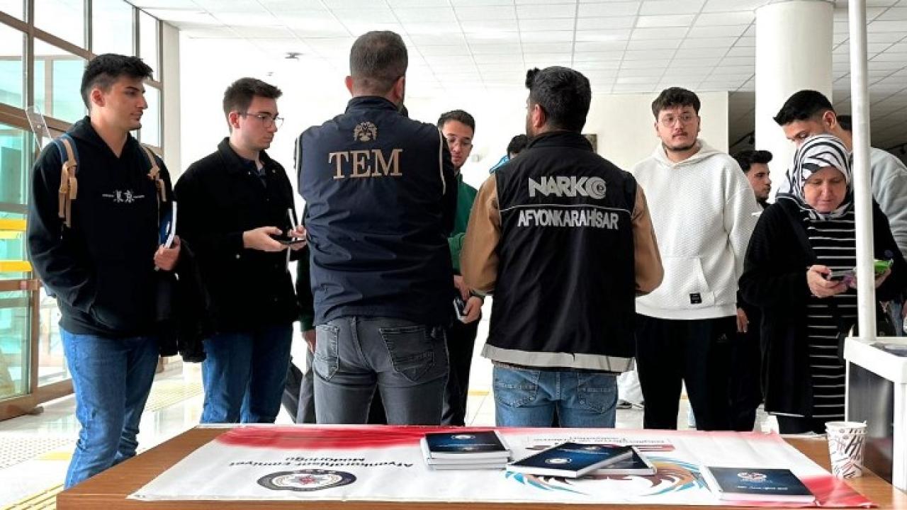 Emniyet 17 Bin Genci Bilgilendirdi