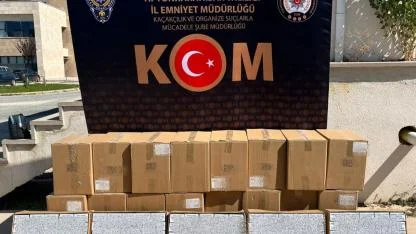 Emniyetten Kaçakçılara Ağır Darbe: 210 Bin Makaron Ve 20 Litre Alkol Yakalandı