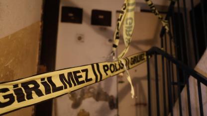 Engelli kadın, annesinin cesediyle haftalarca yaşadı
