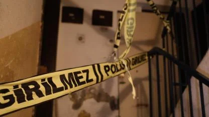 Engelli kadın, annesinin cesediyle haftalarca yaşadı