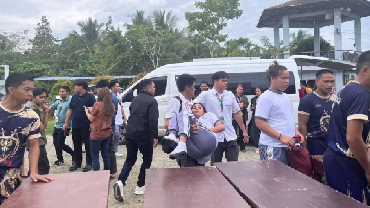 Filipinler&#039;de 7,4 Büyüklüğünde Deprem: Tsunami Uyarısı Yapıldı