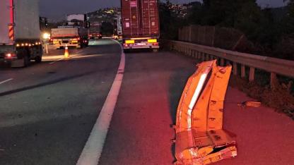 Genç Tır Şoförü Lastik Değiştirirken Başka Bir Tırın Altında Kaldı