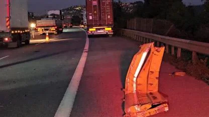 Genç Tır Şoförü Lastik Değiştirirken Başka Bir Tırın Altında Kaldı