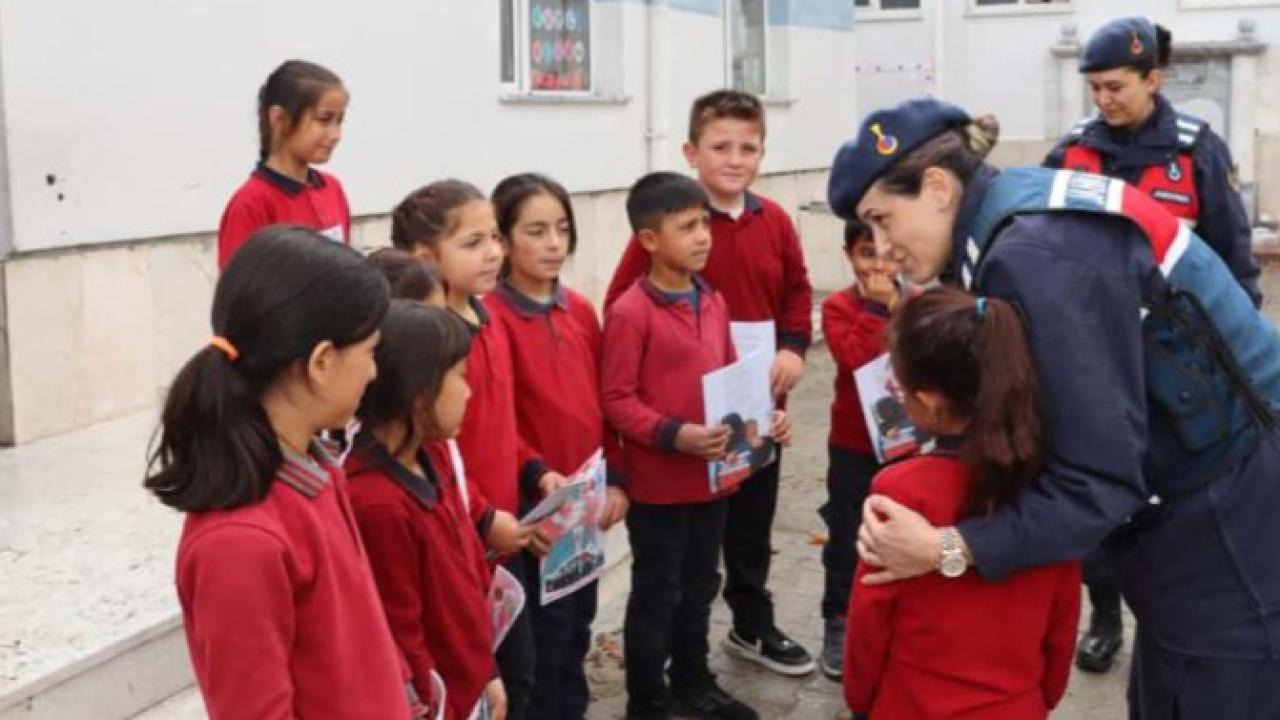 İscehisar’da Jandarmadan Kadına Şiddete Karşı Farkındalık Eğitimi