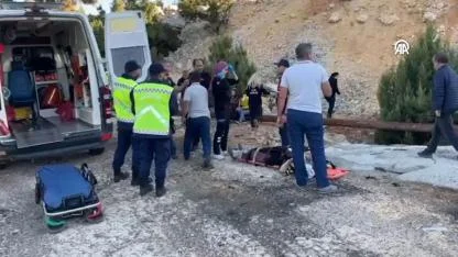 İşçi Servisi Şarampole Devrildi: Çok Sayıda Ölü Ve Yaralılar Var