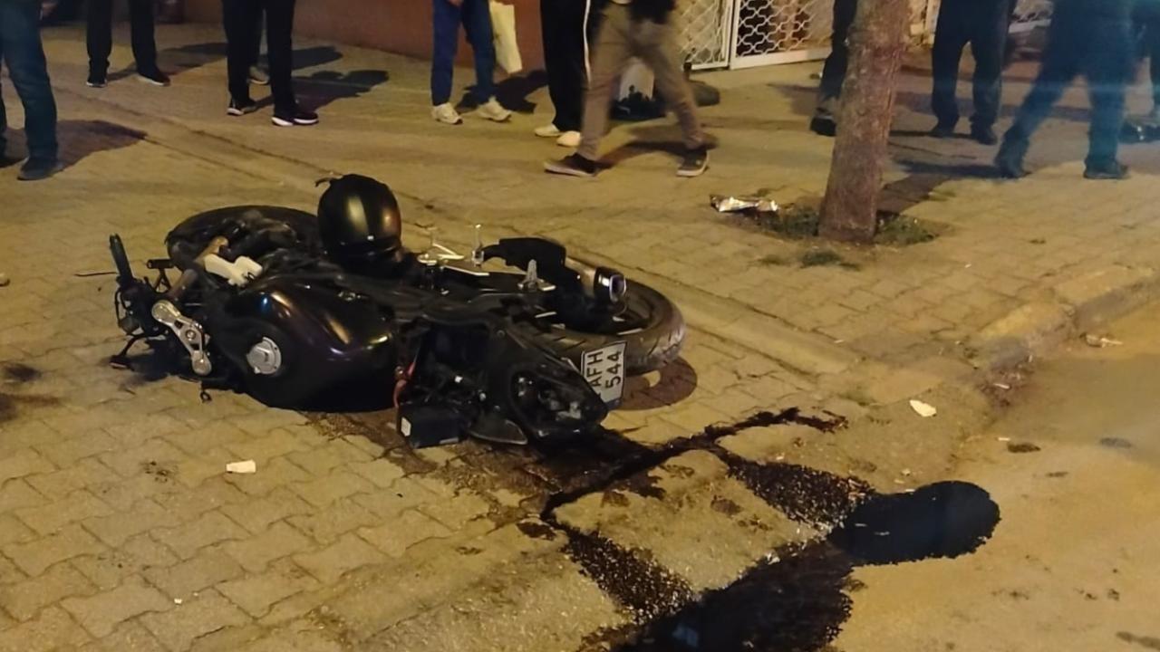 Isparta’da Feci Kaza: Kamyonet ile Motosiklet Çarpıştı!