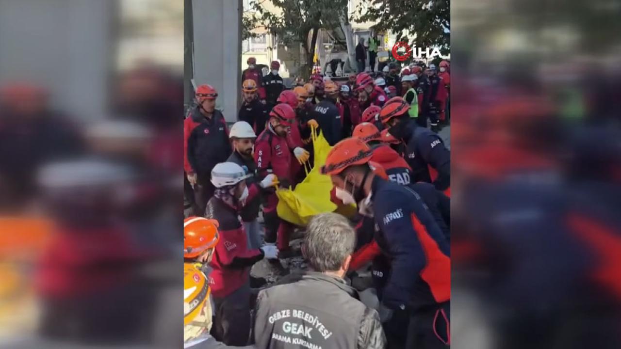 Kocaeli’de Çöken Binanın Enkazından 2 Kişinin Cansız Bedeni Çıkarıldı