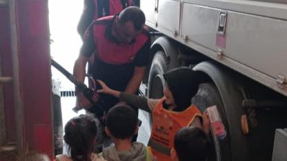Minik Eller’den İtfaiye’ye Anlamlı Ziyaret