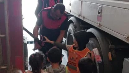 Minik Eller’den İtfaiye’ye Anlamlı Ziyaret