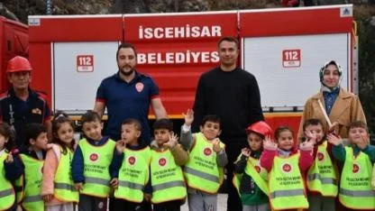 Miniklerden İtfaiyecilere Anlamlı Ziyaret