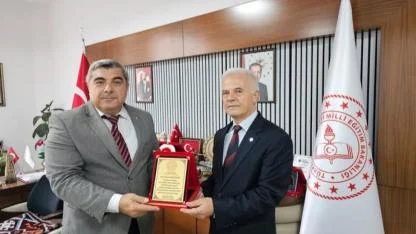 Müdür Sünnetci ’ye Okul Müdürü Saraçoğlu’ndan Vefa Ziyareti
