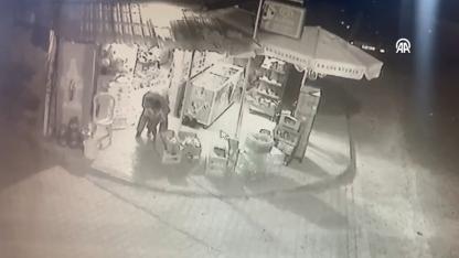 Nefes Borusuna Sakız Kaçan Oğlunu Heimlich Manevrasıyla Kurtardı