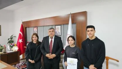 Öğrenciler İstedi, Müdür Sünnetci Kazakistan İle Anında Bağlantı Kurdu!