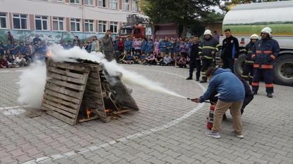 Şuhut'ta Okul Bahçesinde Gerçeğini Aratmayan Yangın Tatbikatı