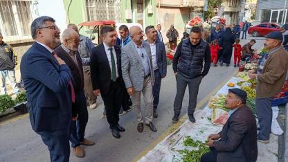 Afyonkarahisar AK Parti Teşkilatı Cuma Pazarı'nda Vatandaşlarla Buluştu