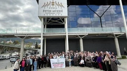 Sinanpaşa Belediyesi’nden Kadınlara Bursa Gezisi