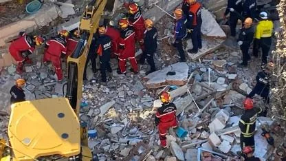 Kocaeli'nde Gebze'deki Bina Yıkılma Anı Kamera Görüntüleri Ortaya Çıktı!