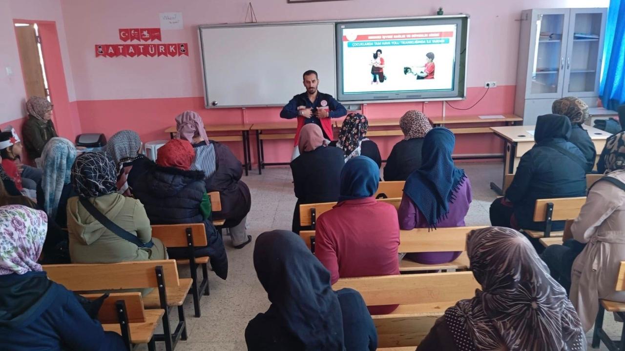 Sandıklı’da Öğrencilere ve Velilere İlk Yardım Eğitimi