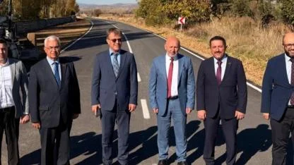 Sinanpaşa Yoluna 8.8 Km'lik Sıcak Asfalt Konforu: Başkan Siper Yerinde İnceledi