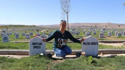 Sivas’ta İki Kardeşin Katledildiği Davada Annesinden Çağrı: “Mahkeme Günü Yalnız Kalmak İstemiyorum”