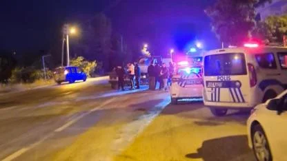 Şuhut Yolunda Otomobil Kamyonete Çarptı, 2 Yaralı