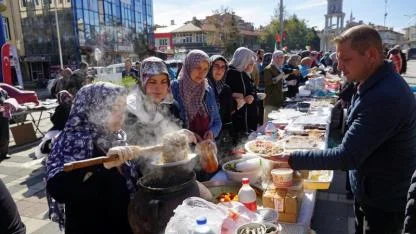 Şuhut’ta Gazze İçin Yardım Kermesi Düzenlendi