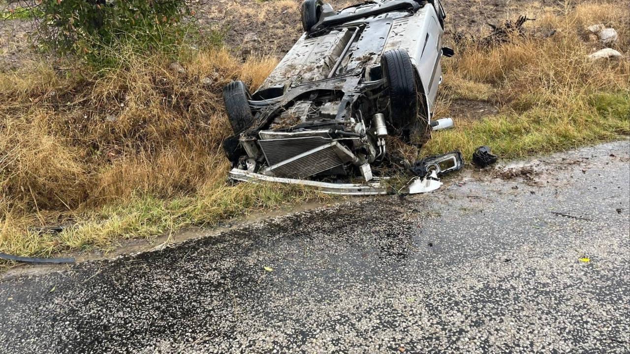 Şuhut’ta Takla Atan Otomobilde 3 Kişi Yaralandı