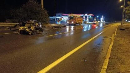 Tırın Çarptığı Otomobil Parçalandı: 1 Ölü, Uzman Çavuş Ağır Yaralı