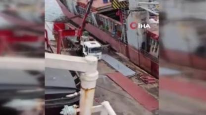 Tuzla Tersaneler Bölgesi’nde Gemi Yan Yattı: 1 İşçi Hayatını Kaybetti