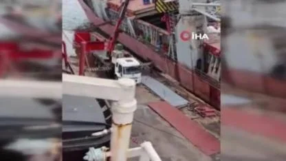 Tuzla Tersaneler Bölgesi’nde Gemi Yan Yattı: 1 İşçi Hayatını Kaybetti