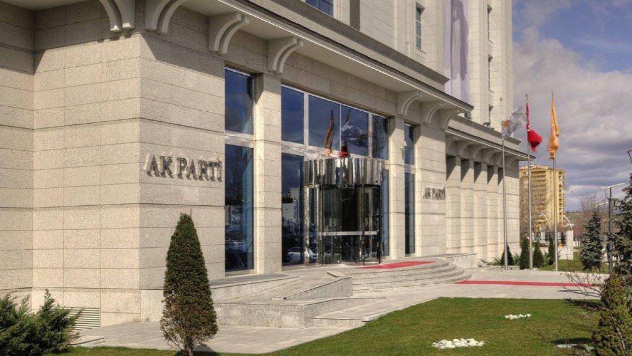 Üç İlçe Başkanı Görevden Alındı!