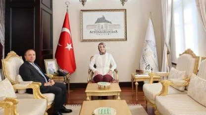 Vali Yiğitbaşı, AKÜ Rektörü Karakaş’ı Makamında Ağırladı