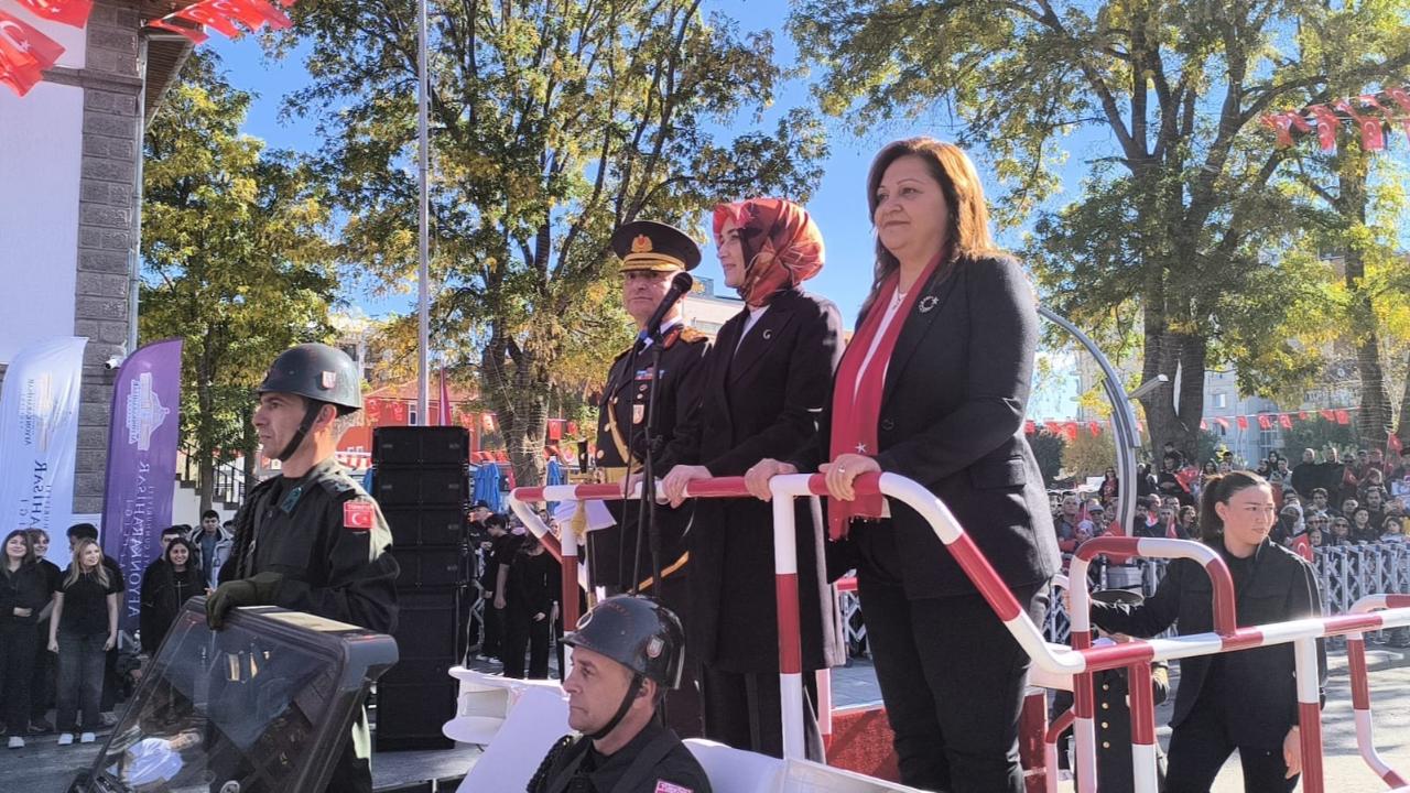 Vali Yiğitbaşı, Komutan Tecimer ve Başkan Köksal'dan Askeri Araçla Bayram Selamı!