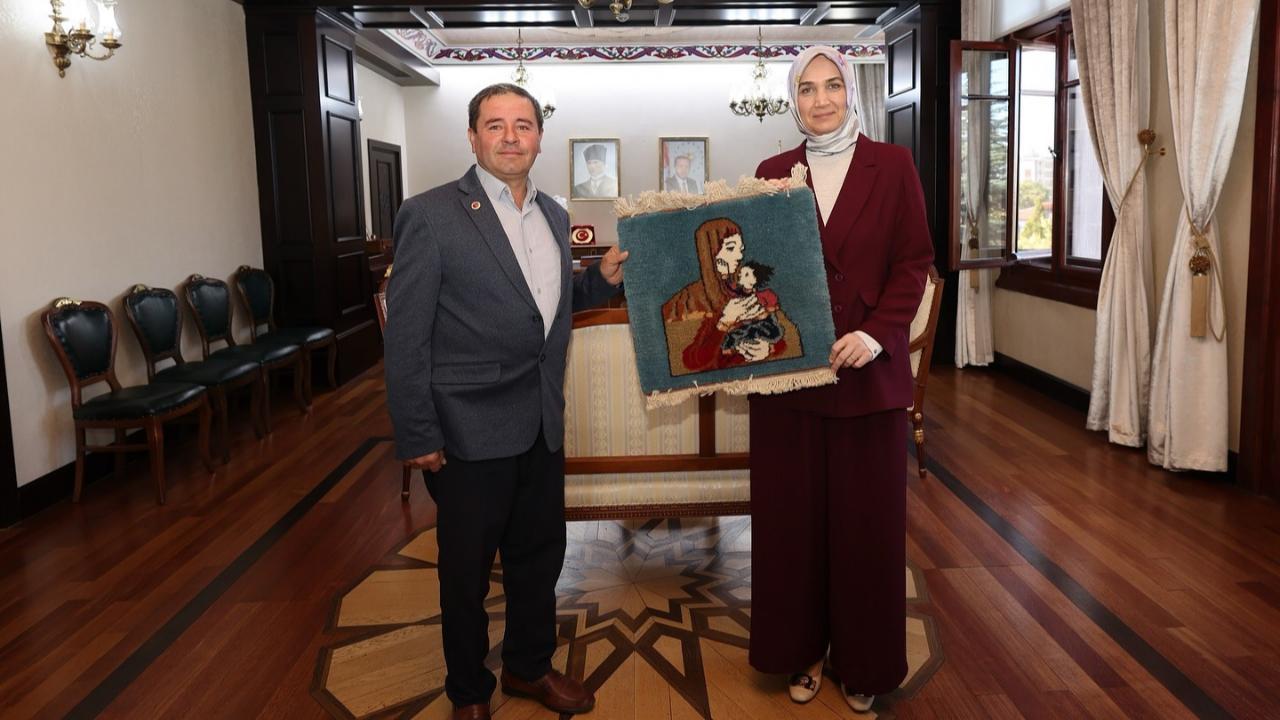 Vali Yiğitbaşı’na Çığrı Köyü Muhtarı Özgenç’ten Anlamlı Hediye