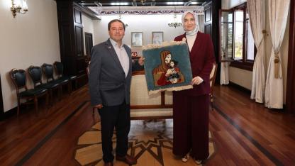 Vali Yiğitbaşı’na Çığrı Köyü Muhtarı Özgenç’ten Anlamlı Hediye