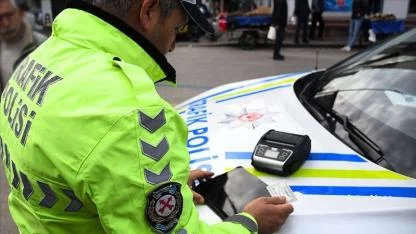 Yeni Trafik Yasası Yolda: Sosyal Medyada İhlale Övgüye 25 Bin TL Ceza!