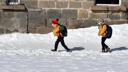 3 Aralık Okullar Tatil mi? Çarşamba Günü Dersler Devam Edecek mi?