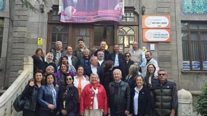 40 Yıl Sonra Aynı Sıralarda: 1983 Afyon Lisesi Mezunlarından Duygusal Buluşma