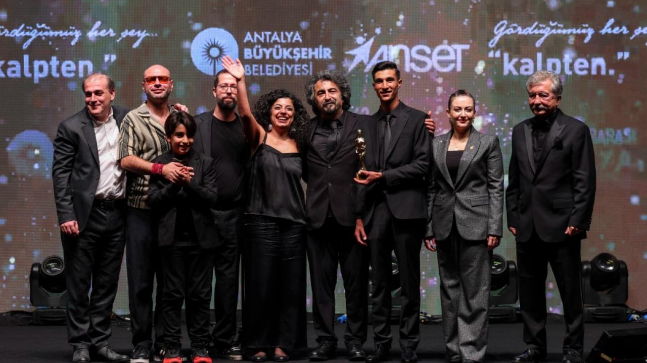 62. Altın Portakal’a ‘Tavşan İmparatorluğu’ 7 Ödülle Damga Vurdu