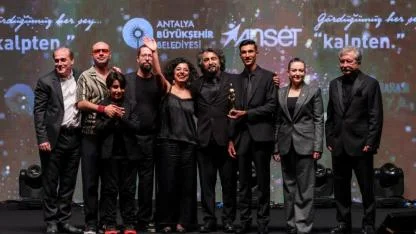 62. Altın Portakal’a ‘Tavşan İmparatorluğu’ 7 Ödülle Damga Vurdu