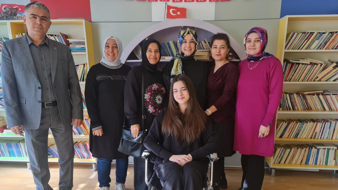 Abdurrahim Mısri Ortaokulu Öğretmenlerinden Örnek Davranış