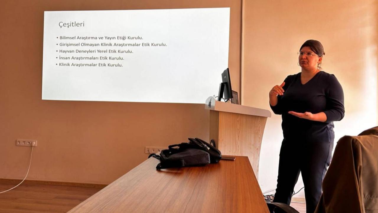 AFSÜ Eczacılık Fakültesi&#039;nde Etik Kurul Başvuru Süreçleri Mercek Altına Alındı