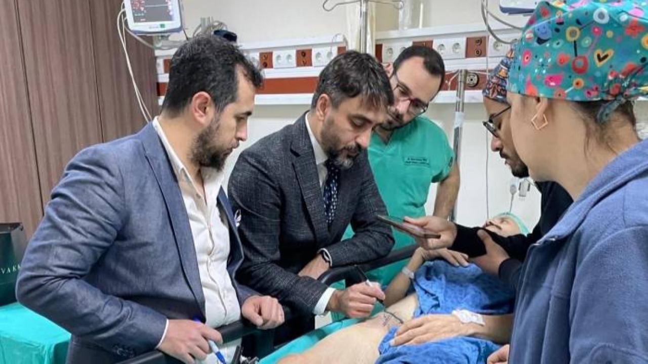 AFSÜ’de Sanal Gerçeklik Destekli Mikrocerrahi Eğitimi Devam Ediyor