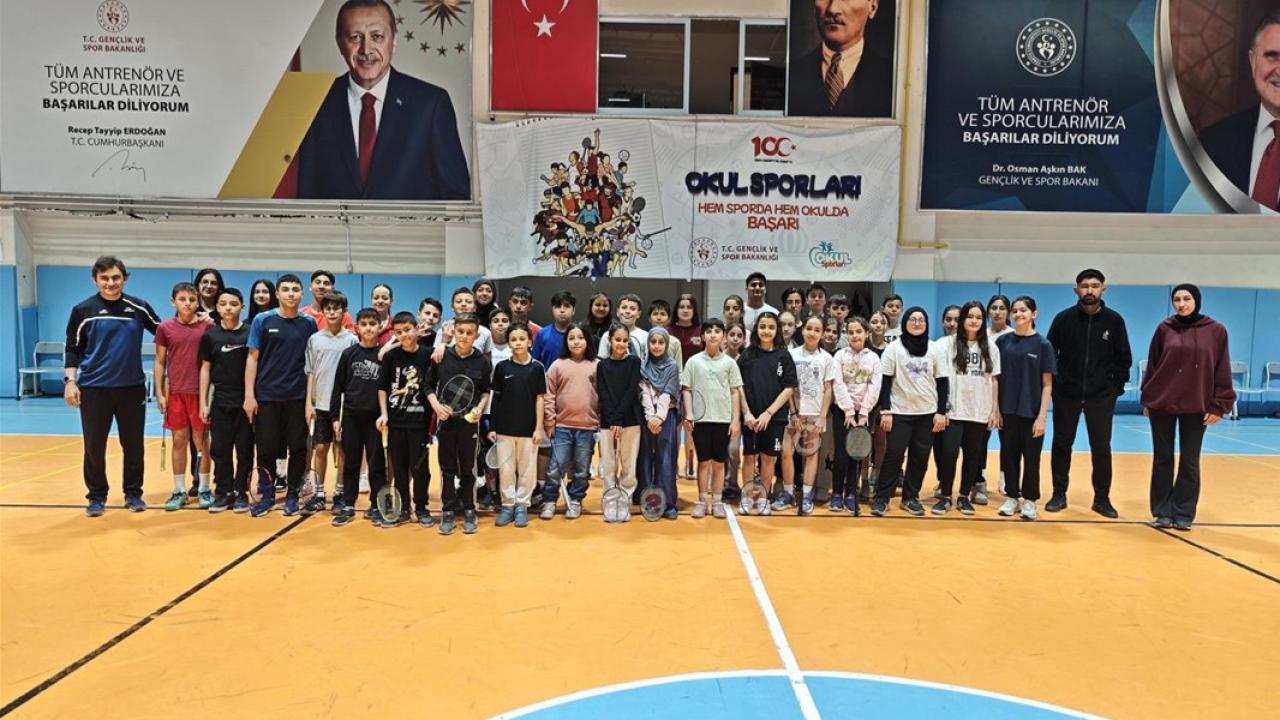 Afyon’da 24 Kasım Badminton Turnuvası Tamamlandı