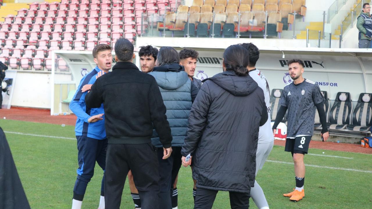 Afyon’da Kırmızı Kart Sonrası Gergin Dakikalar!