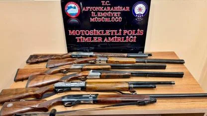 Afyonkarahisar da Hırsızlık Hükümlüsü Dahil 21 Kişi Adalete Teslim Edildi