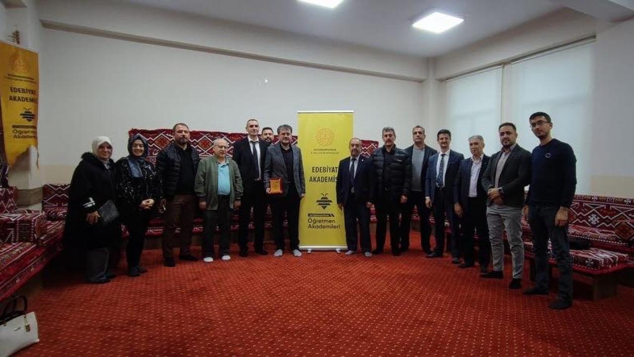 Afyonkarahisar Öğretmen Akademileri&#039;nden &quot;İnsanın Edebiyatla Anlam Arayışı&quot; Söyleşisi