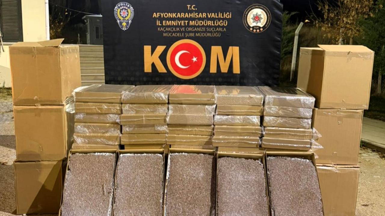 Afyonkarahisar’da Büyük Kaçak Makaron Operasyonu: 292 Bin 500 Adet Ele Geçirildi
