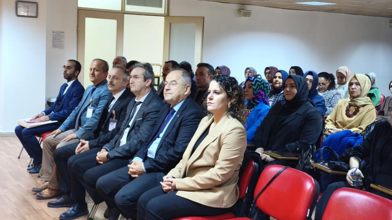 Afyonkarahisar’da Hayat Boyu Öğrenme Çalıştayı Düzenlendi